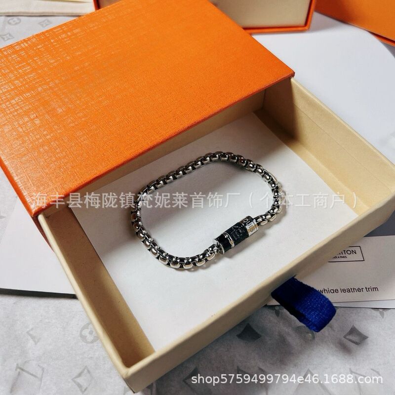 Perfum bottle presbyted leather bracelet rotatable opening Cuban chain with light luxury trendy cool hip-hop couple bracelet wholesale