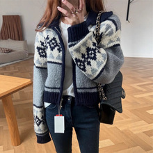 韩国chic冬季复古减龄娃娃领撞色提花设计双开拉链式针织衫外套女