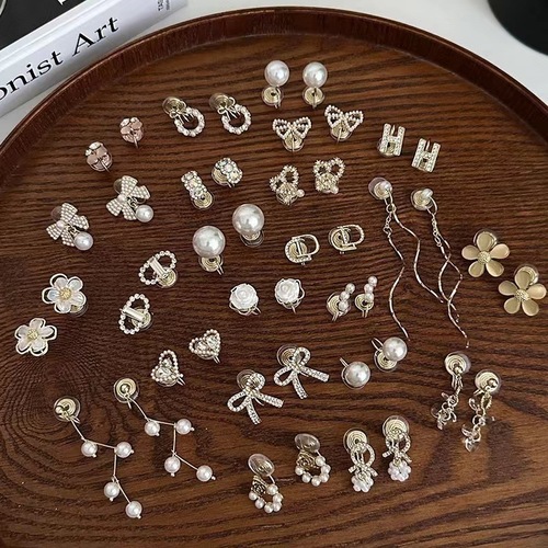 Pearl mosquito coil earring clip for women without ear piercing, high-end, painless, ear-friendly, stylish commuter earrings, wholesale