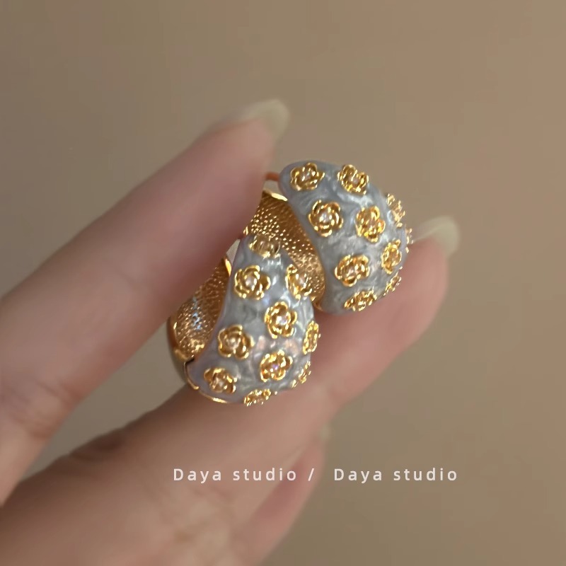 Golden geometric small crystal earings with tassels