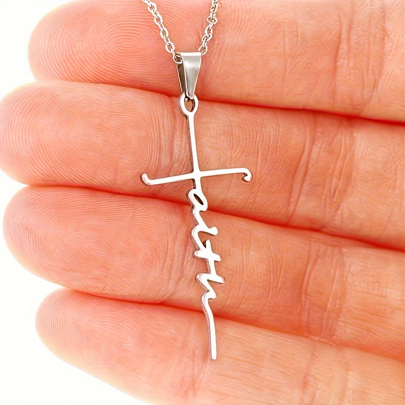 Collana da uomo con ciondolo croce dorata semplice e versatile_voghion.com