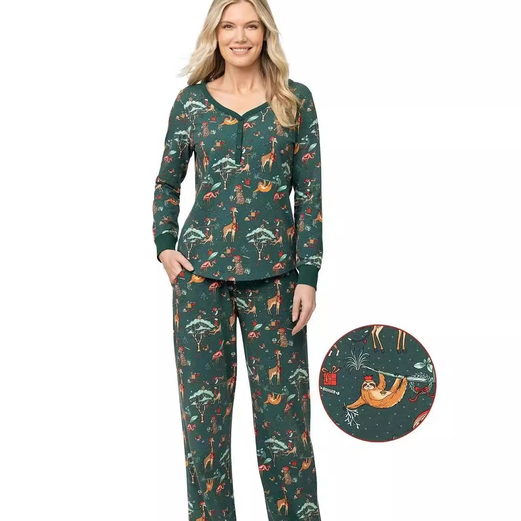 Ropa para padres e hijos para una familia de tres o cuatro modelos de primavera y otoño 2024 nuevo traje de Navidad de algodón para madre e hijo y mujer pijamas