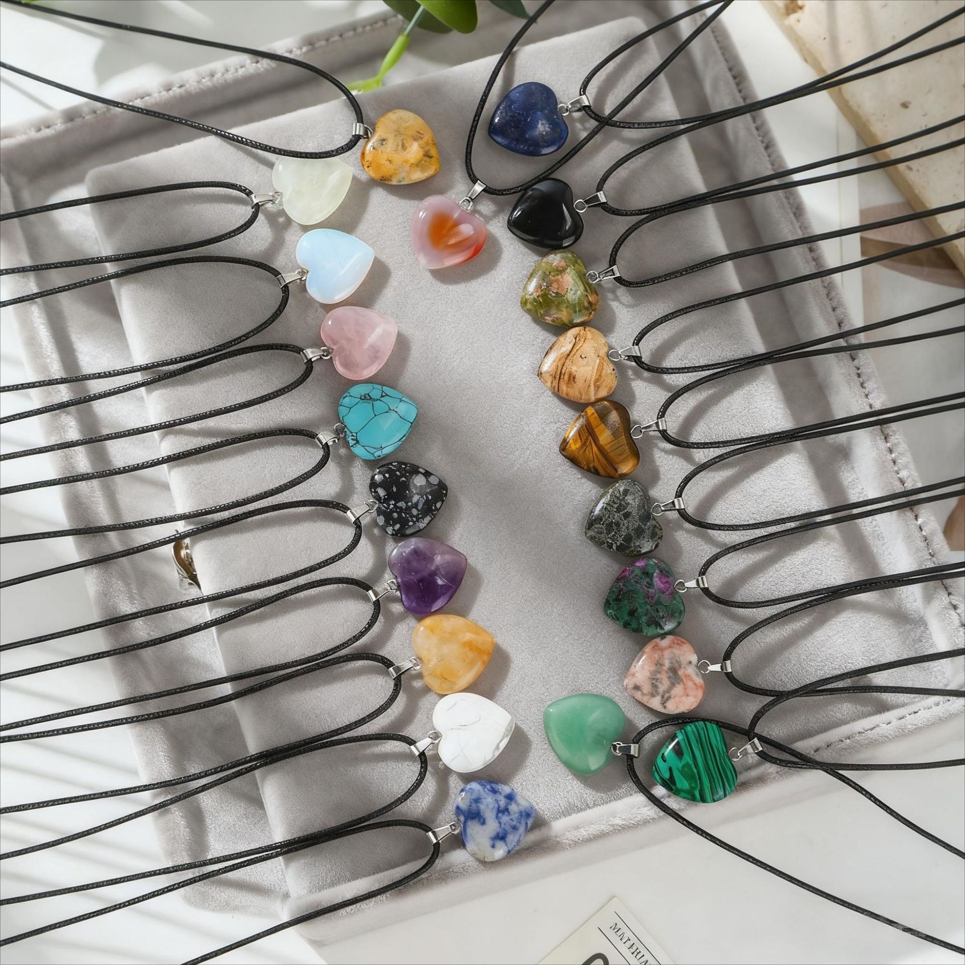 15mm Cross-Border Wholesale Heart-Shaped Pendant Natural White Crystal Agate Stone Heart-Shaped Pendant Jewelry Natural Stone Gemstone