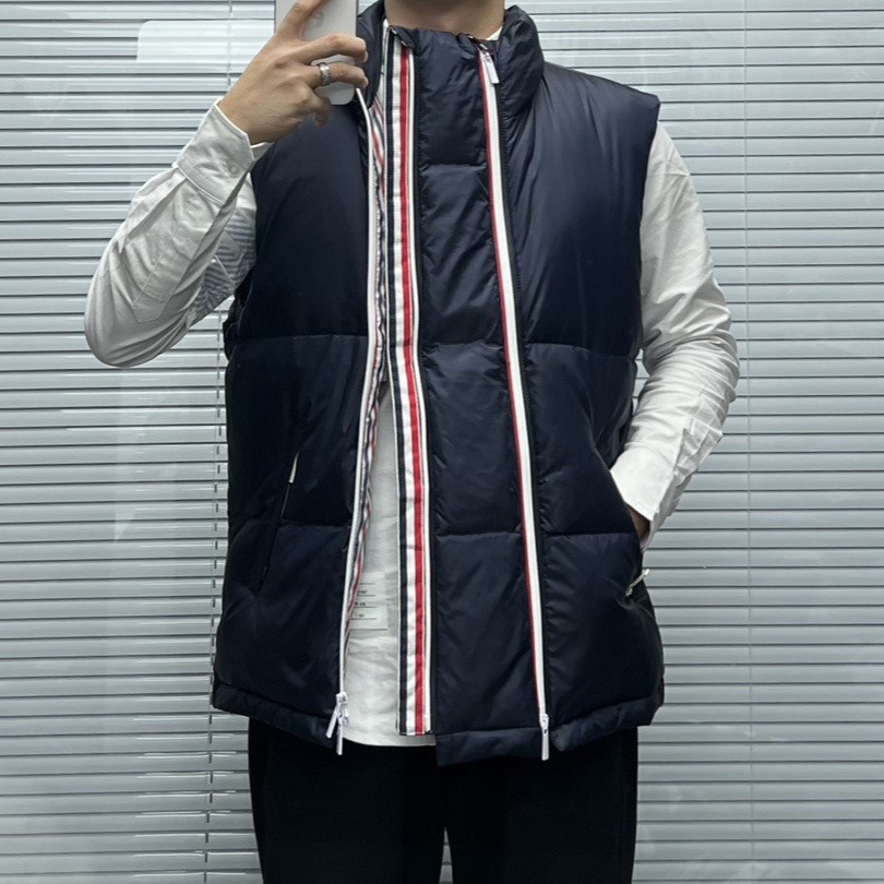 공장 아울렛 하이 퀄리티 TB 겨울 수직 칼라 더블 지퍼 백 컬러 다운 스트립 따뜻한 편안한 남성 조끼
