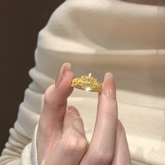 新款镶钻皇冠戒指女轻奢小众高级感甜美可爱少女感简约百搭可调节