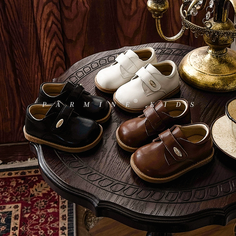 Кожаный ребенок черный минималистичный спектакль одиночные туфли Весна осень 2025 новый мужской и женский детский спектакль в помещении маленькие кожаные туфли