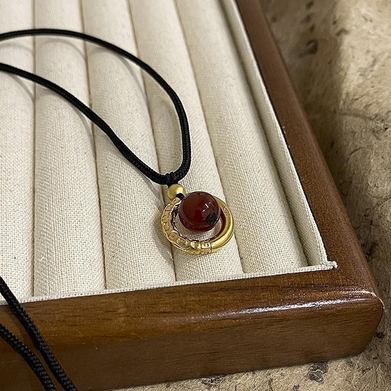 Acacia frijoles collar de hebilla de seguridad para mujeres lujo ligero de alta sensación de anillo de colgante de miel nueva tendencia china de cuerdas trenzadas collar