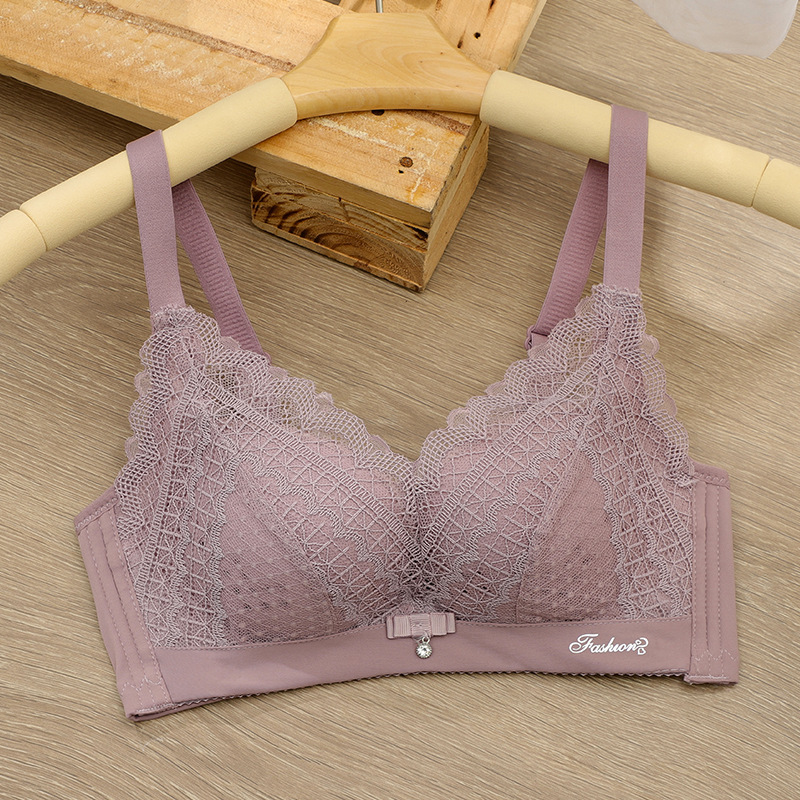 夏の通気性の薄いタイプのブラジャーは、スチールリングのない少女のパンチカップのブラジャーのレースの下着工場を集めて出荷します。