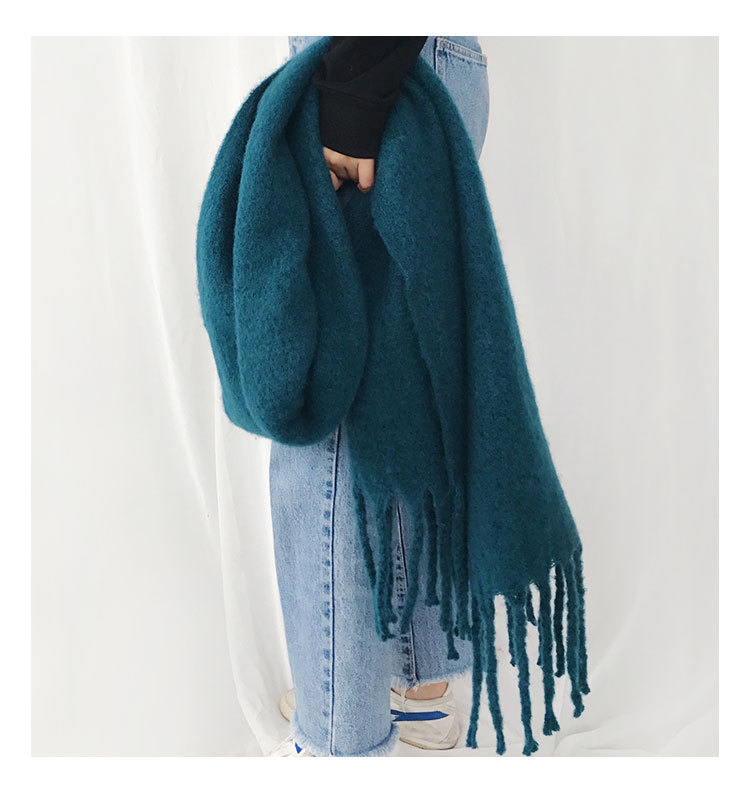 Women's Fashion Solid Color Polyester Tassel Winter Scarves display picture 17