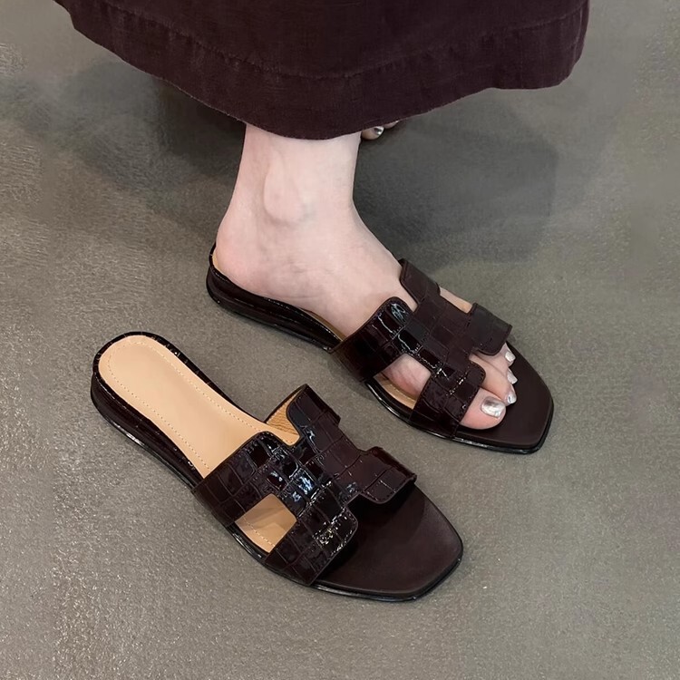 Sheepskin Version ~ Summer Versatile Flats Shoes for Women New Crocodile Pattern Summer Sandals Fashionable Outer Wear Open Toe Sandals