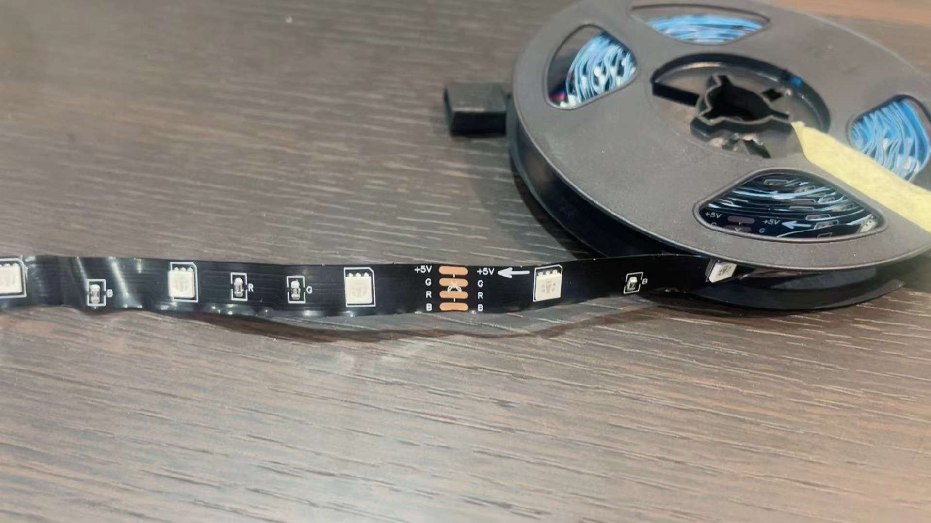 5V 5050 30등 RGB 검정색 배경 비방수