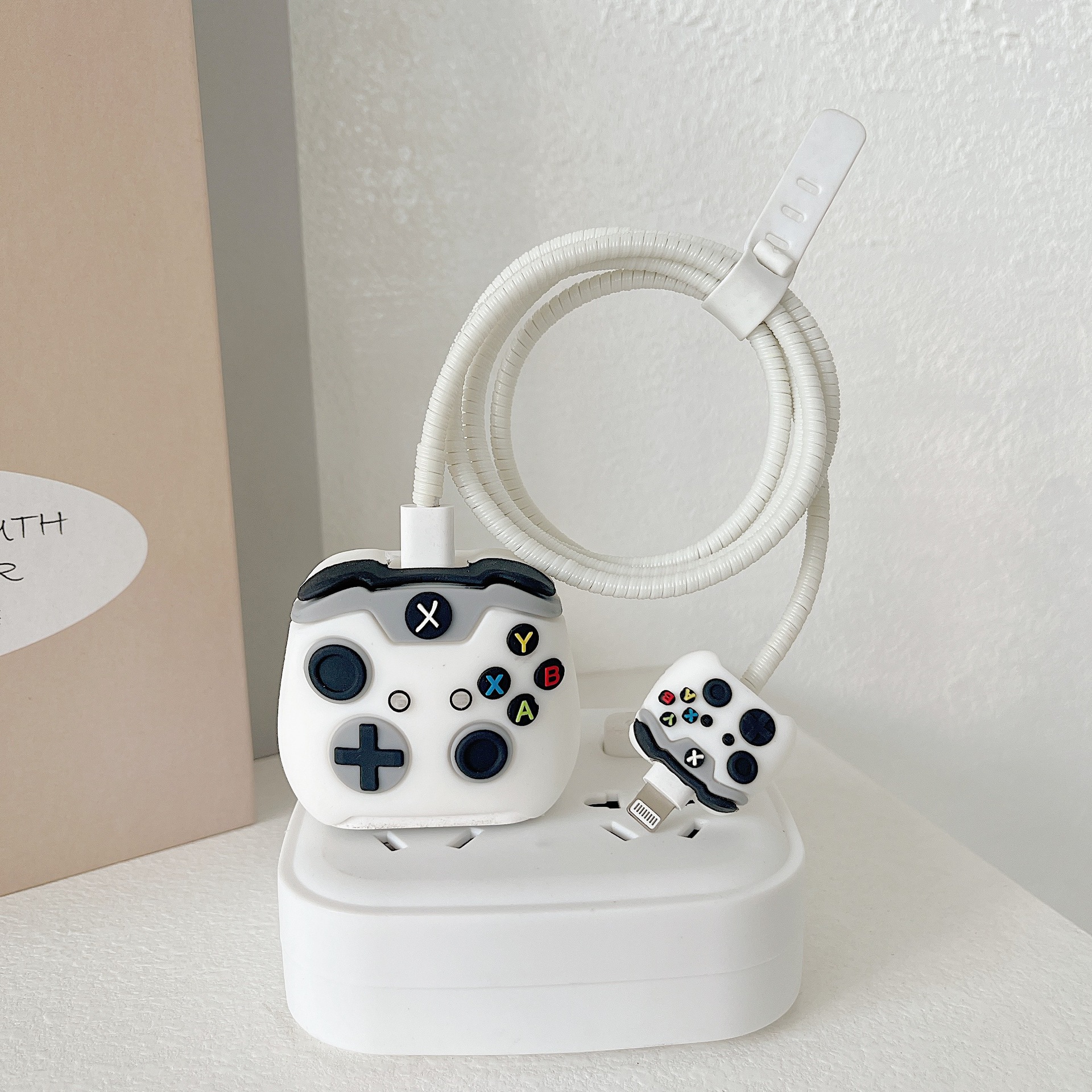 2023 nuevo cargador de dibujos animados cubierta protectora adecuada para Apple carga rápida cabeza 18/20W estándar europeo estándar americano aplicable