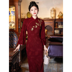 红色旗袍2025新款改良年轻款订婚礼服裙刺绣敬酒服新娘秋冬季长袖