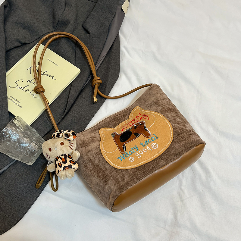 Colgante de cinta caqui