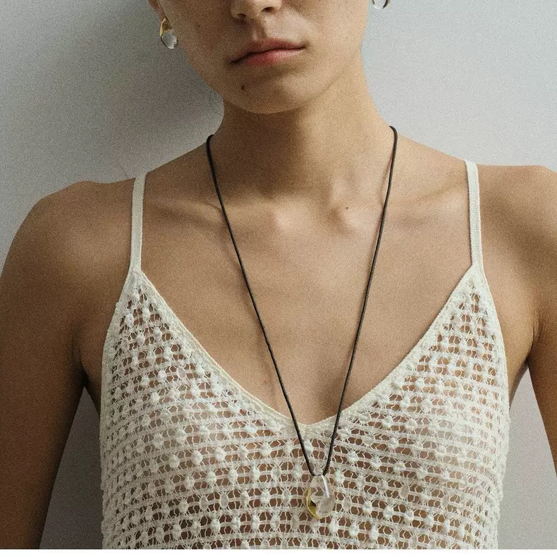 小众白水晶吊坠耳环项链女高级感长款百搭配饰复古毛衣链新款耳饰