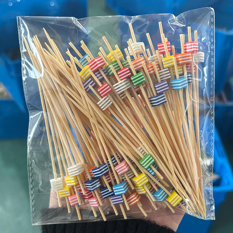 Nuevo producto decoración palo de bambú 100 piezas/paquete de fruta de dibujos animados lindo palo de bambú palo de hamburguesa palo de cóctel palo de bocadillo Amazon