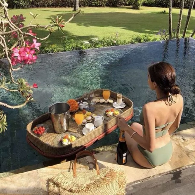 Té de la tarde de celebridades de Internet, cesta de ratán, bandeja de desayuno flotante de agua de Bali, bandeja flotante de la piscina de la villa del hotel