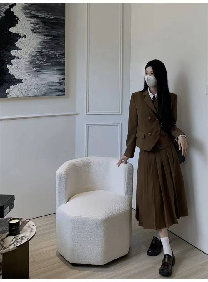 Bộ vest nữ kèm chân váy dáng ngắn cổ vest tay dài phong cách thanh lịch — Váy đáy đen, Áo khoác vest màu đen, Bộ vest + váy đen chi tiết 11