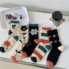 袜子女中筒秋冬新款棉袜子花卉长筒ins潮学院薄款立体花朵女袜