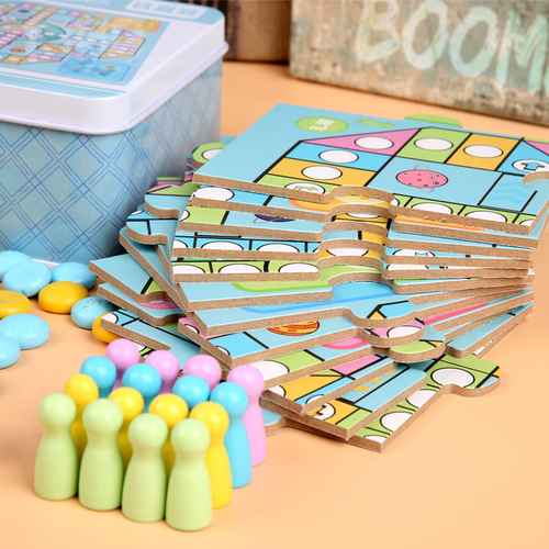 Preschool children's multi-functional game three-in-one iron box flying chess and five chess for primary school students wooden desk toy