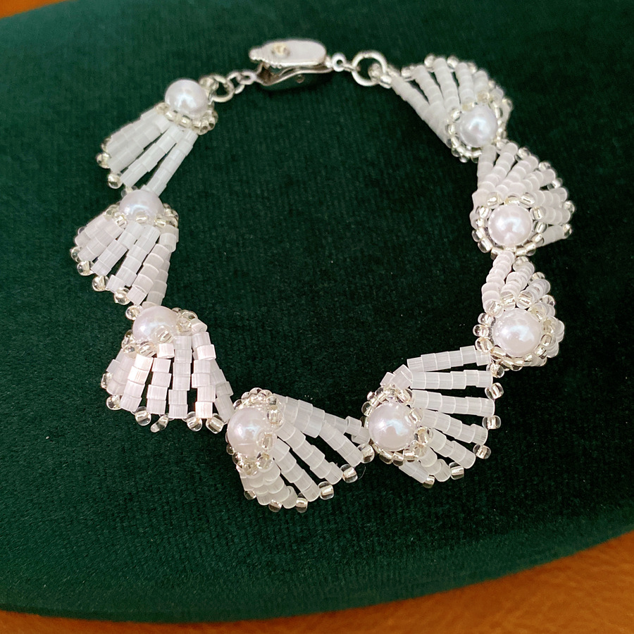 Temperamento retro collar de perlas de lujo ligero nicho de alta sensación de cadena de clavícula accesorios de vacaciones conjunto de joyería al por mayor
