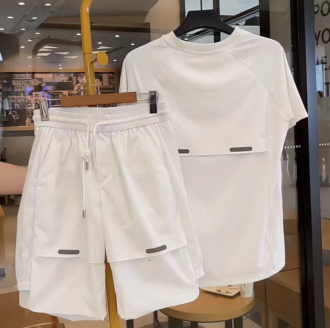 high quality Summer New Men's Handsome Fashionable All-match Short-sleeved Shorts suit Breathable Sweat-absorbing Quick-drying Two-piece Set