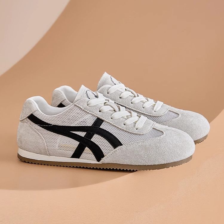 Zapatos de entrenamiento alemanes rojos para mujer 2025 verano nuevo estilo casual malla Forrest Gump zapatos de mujer de nicho de todo fósforo zapatillas retro de suela blanda