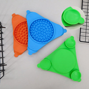 Cross-border pet triangle licking mat silicone sucker mat dog slow food mat slow food mat dog licking mat wholesale