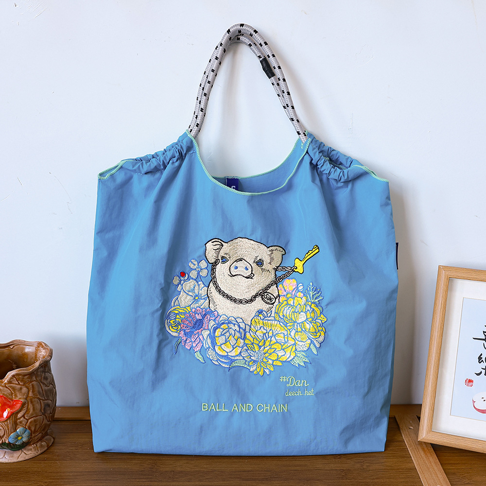 厳選ネット赤同項日系ボールチェーン刺繍レジ袋女性ファッション小衆大容量シングルバッグ潮