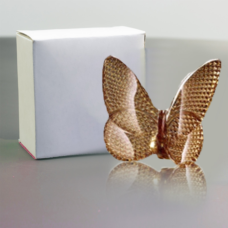 다이아몬드 얼굴 황금 나비