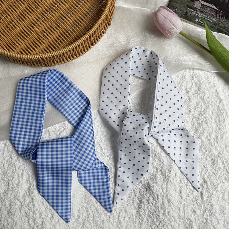 Pañuelo de seda largo, sensación de alta calidad, pañuelo de seda azul, pequeño y fresco, versión coreana del bolso de amarre de todo fósforo, bufanda de cuello pequeño con serpentina