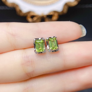 Factory wholesale explosions natural olivine earrings S925 silver inlaid main stone 4*6 selling Europe and the United States a generation of hair