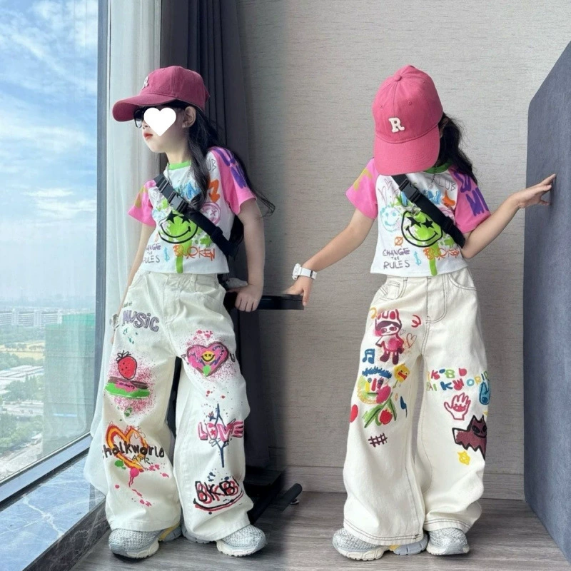 Летний комплект для девочек 2025: новый модный набор для подростков с коротким рукавом, популярные прямые брюки, двухсоставной комплект в стиле интернет-знаменитостей.