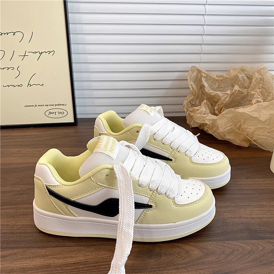 2026 otoño nuevo retro zapatos de pan de suela gruesa zapatos casuales zapatos de skate de moda femenina coreana estilo académico versátil zapatos blancos