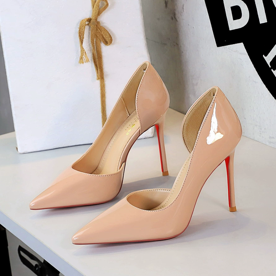 9265 Банкетные лакированные туфли на шпильке в европейском и американском стиле с вырезом по бокам, женские модные туфли на очень высоком каблуке с узким носком, утягивающие фигуру