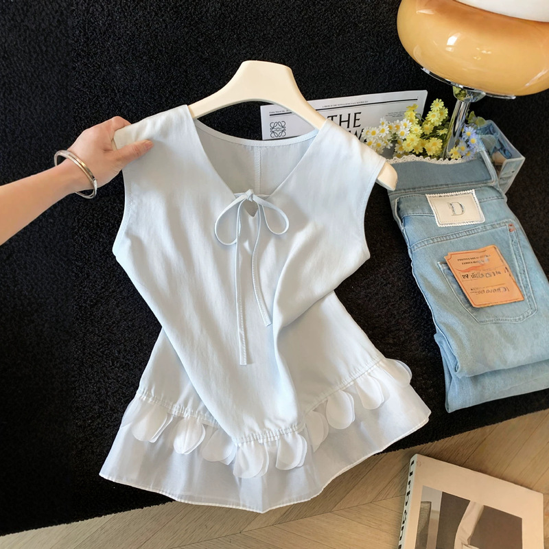 Sweet Style V-Neck Ruffled Vest for Women with Lace-Up Design, Versatile Top with Lace Hem, Sleeveless Shirt for Summer Sweet Style V-Neck Ruffled Vest for Women with Lace-Up Design, Versatile Top with Lace Hem, Sleeveless Shirt for Summer