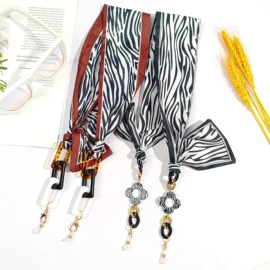 眼镜链;成人帽;帽子头巾配件