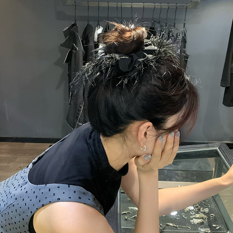 Puras plumas de deseo intestino grueso anillo de cabello de cabello de cabello 2024 nuevo otoño invierno correa de cabello de avestruz cabello de cabello