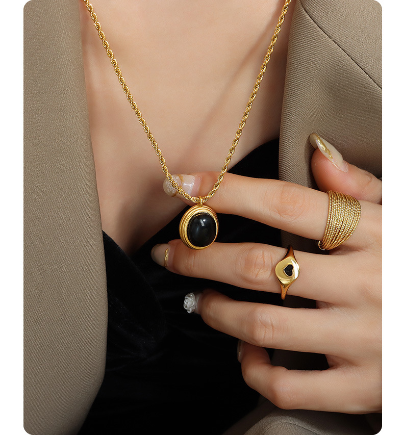 Retro Oval Titanium Steel Inlay Glass Shell Necklace 1 Piece