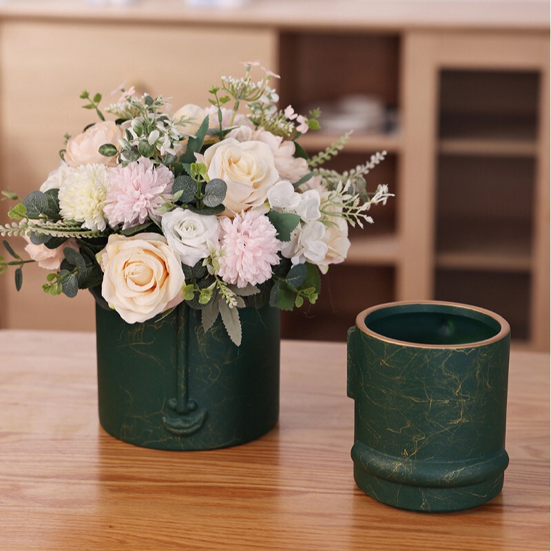 Free Shipping Nordic Abstract Face Robot Modeling Ceramic Ornaments Personalized Modern Home Model Room Original Flower Pot