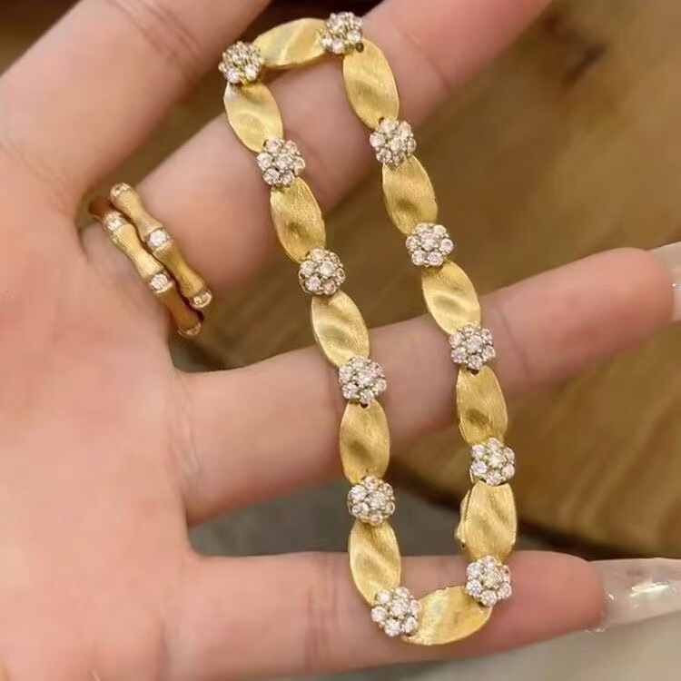 New Chinese-Style Retro Gold Brushed Satin Ribbon Bracelet with Micro-Inlaid Diamonds, Delicate and Fashionable, High-End Plant Floral Design