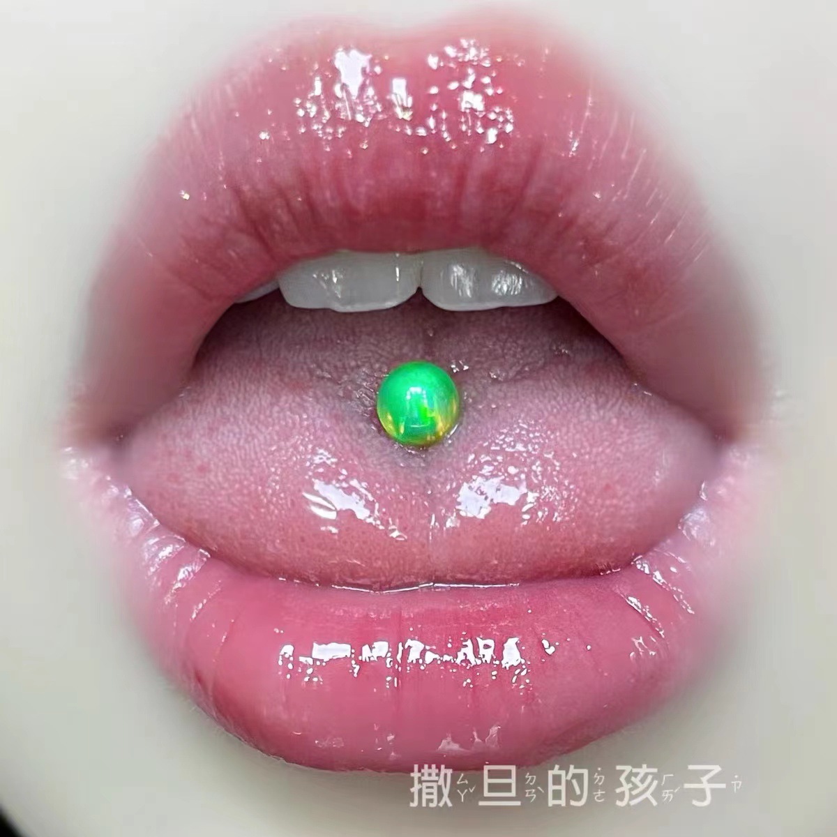 Pointed titanium steel lip stud product view