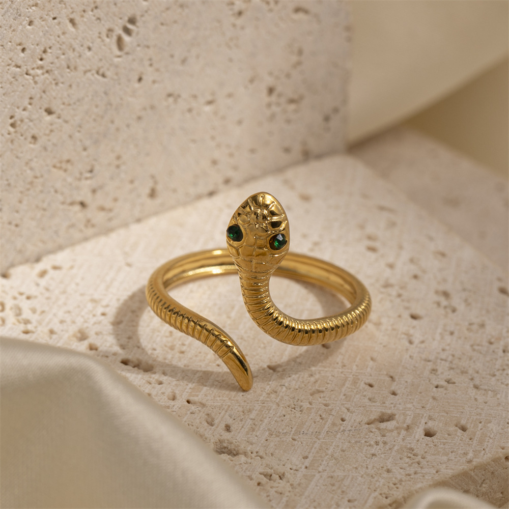 Anillo de acero inoxidable de estilo europeo y americano de Tena, acero de titanio, sin decoloración, serpiente espiritual, joyería de lujo ligera, anillo de diseño de nicho femenino, transfronterizo