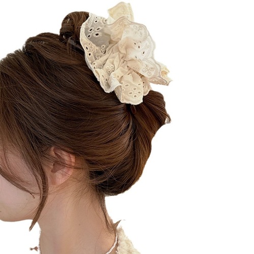 French elegant retro lace large hair clip for women, ballet style at the nape of the neck, 2024 new high-end claw clip with a sense of sophistication