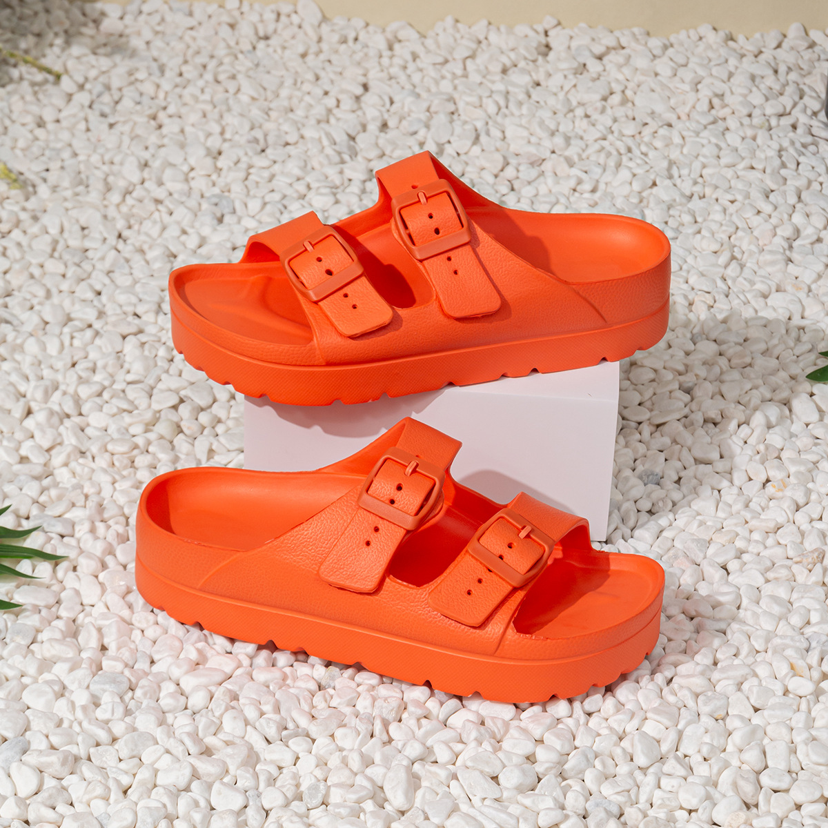 Nuevas zapatillas eva multicolores, sandalias de plataforma para mujer, antideslizantes de todo fósforo, cómodas sandalias y zapatillas de playa con hebilla ajustable