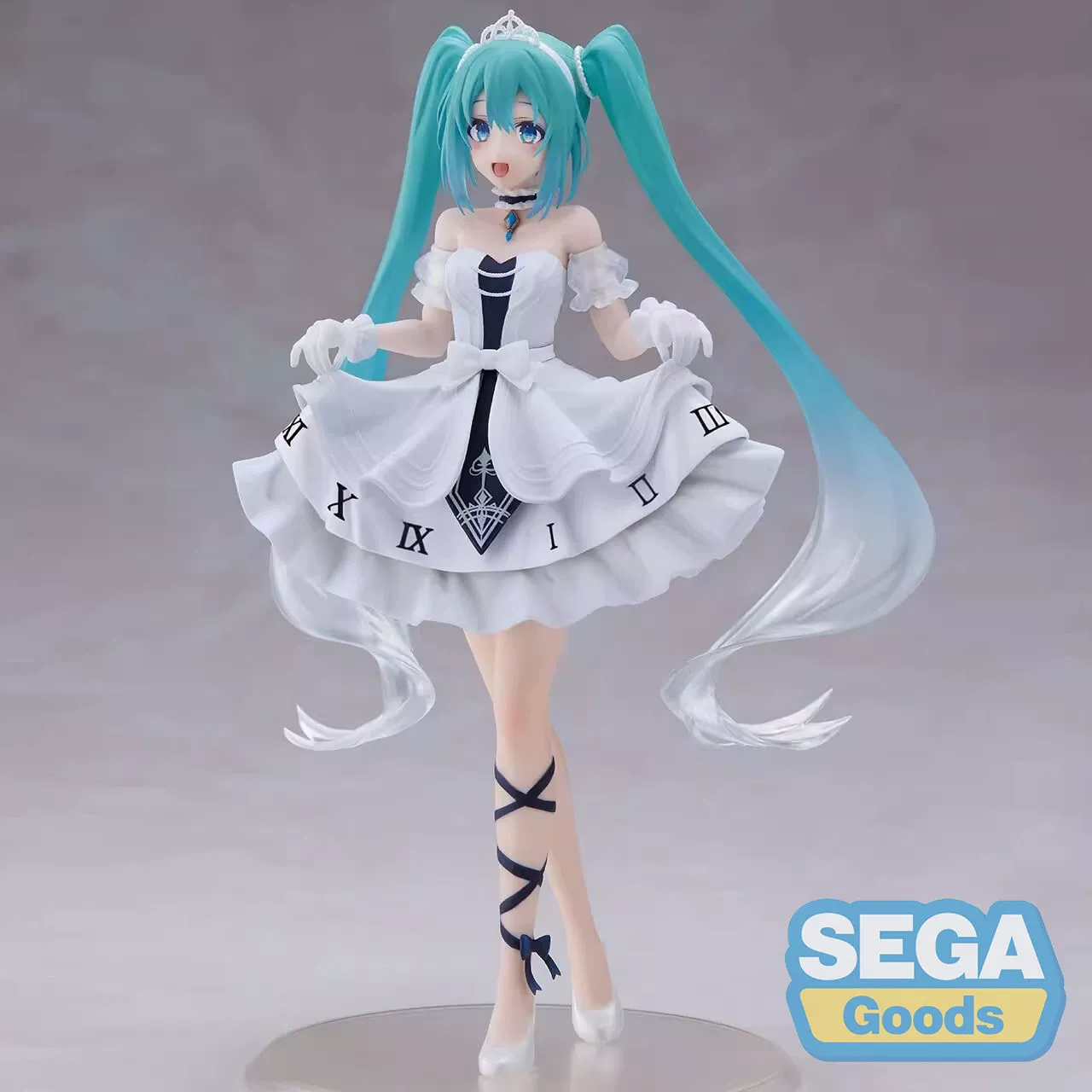 Фигурка (TAITO) Hatsune Miku 16th anniversary длинноволосая принцесса, предкрашеная ≈18 см