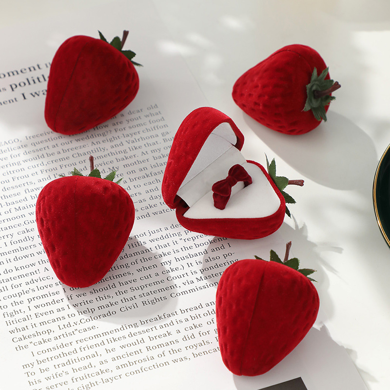 Strawberry ring box flocking simulation sweet cute bow mini personality proposal adjustable jewelry box wholesale