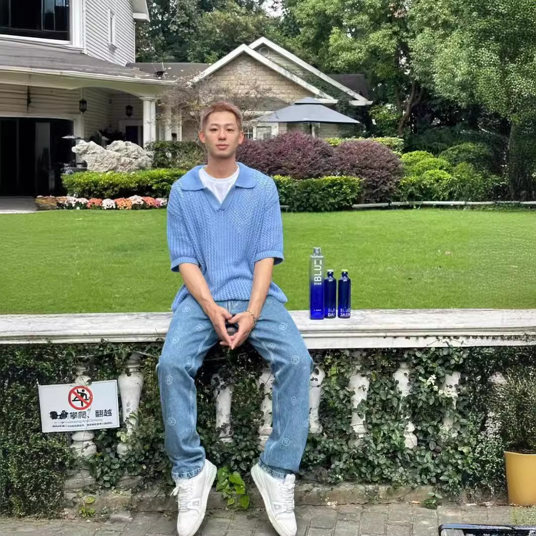 2025 Spring and Summer Knitted Pure Color Plaid Texture Lapel Loose Accessible Luxury Men's Breathable Casual Knitted Polo Shirt Trendy