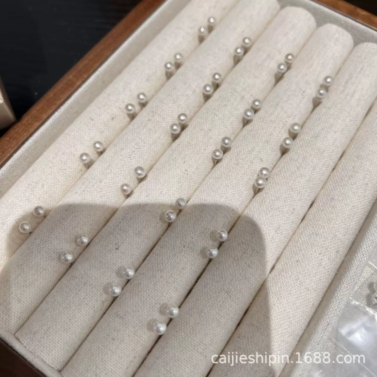 44小珍珠耳钉女2025新款爆款养耳洞耳环高级感迷你小巧耳饰品A1