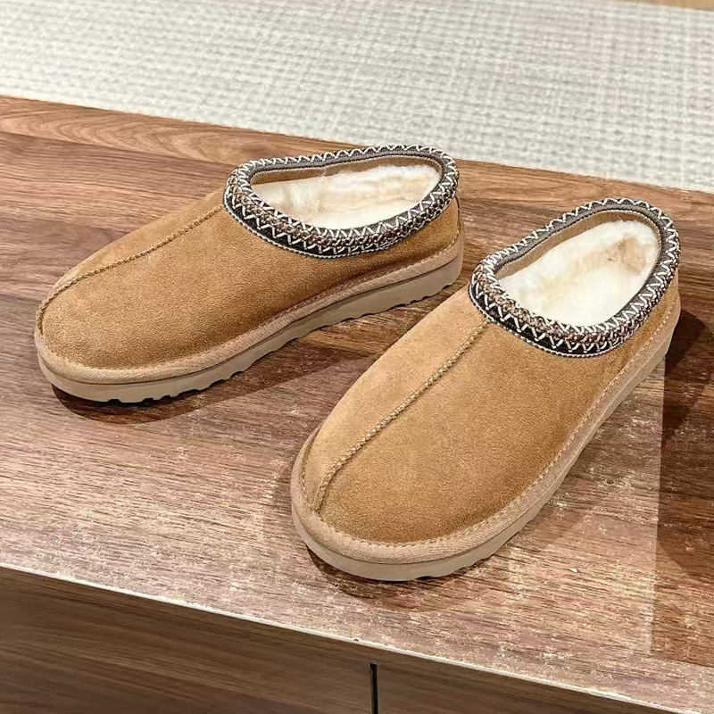 Ethnic-style embroidered heart-shaped thick-soled snow boots for women, with internal height increase, integrated leather and fur, cotton boots, slippers, cowhide, plush lining, non-slip Ethnic-style embroidered heart-shaped thick-soled snow boots for women, with internal height increase, integrated leather and fur, cotton boots, slippers, cowhide, plush lining, non-slip